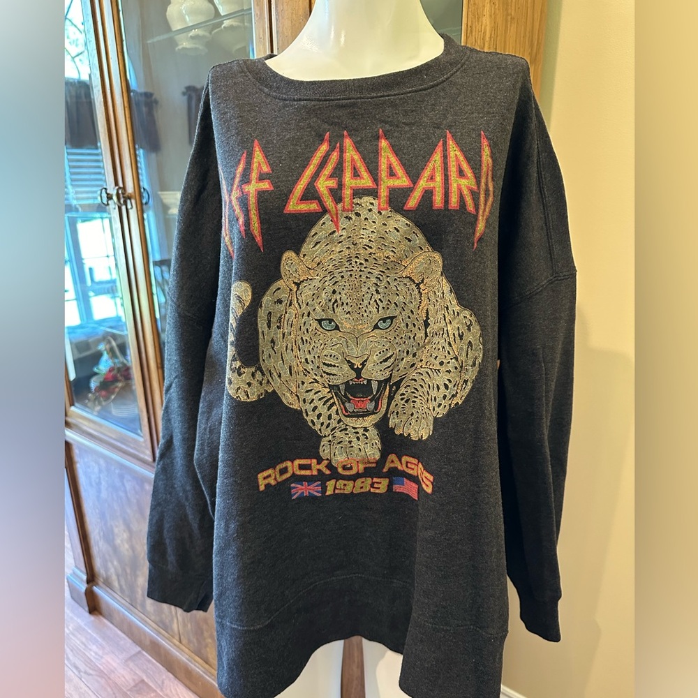 Def Leppard Rock of Ages 1983 Black Graphic Sweatshirt NEW size XL